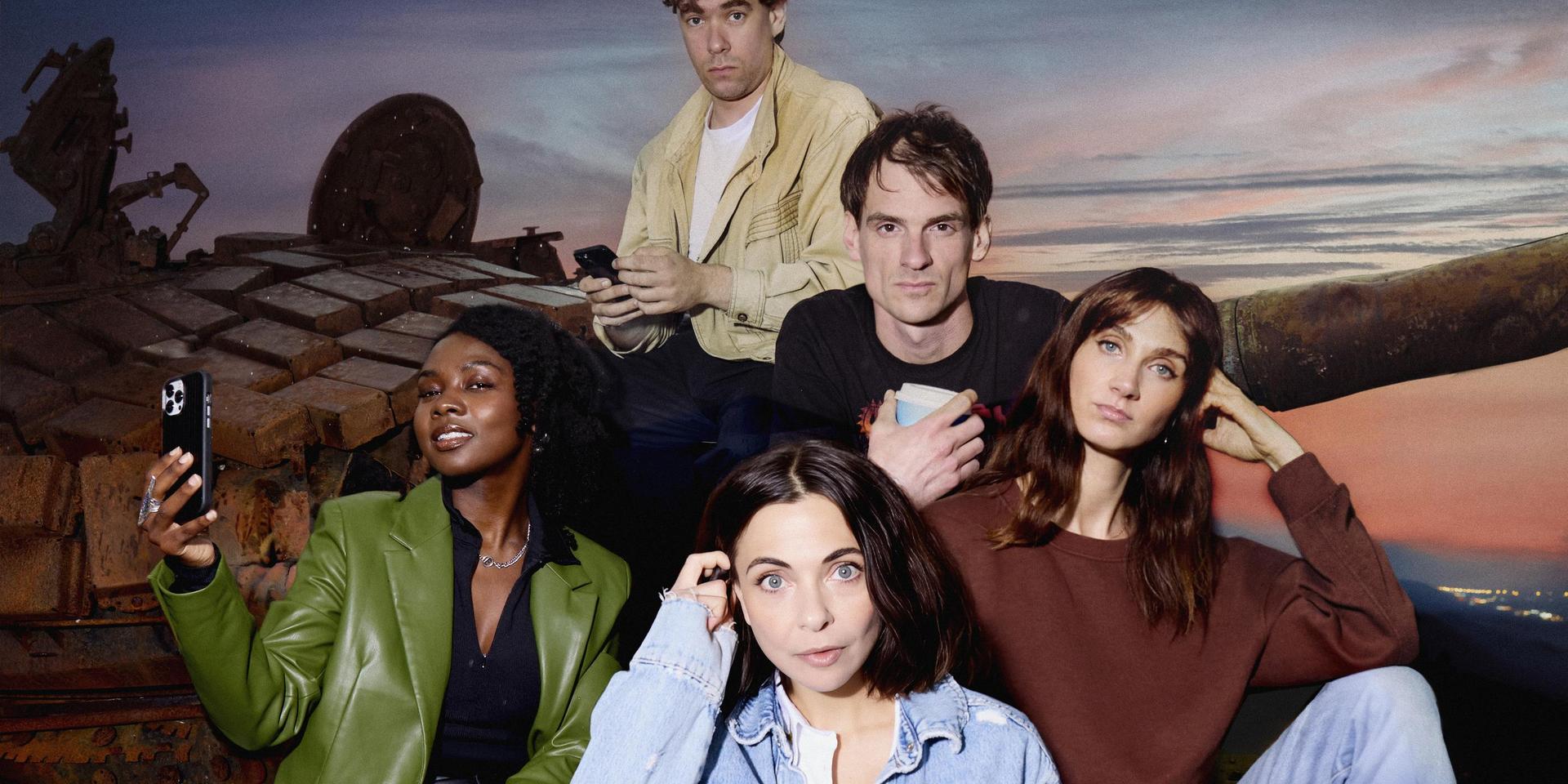 Campagnebeeld met cast - Millennial 1 - Vrede - Theater Oostpool